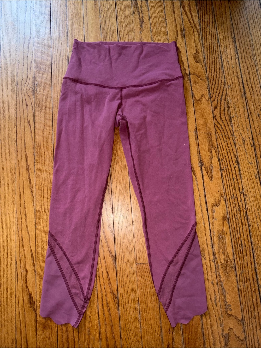 Lululemon 3/4 Leggings Pink - Size 6